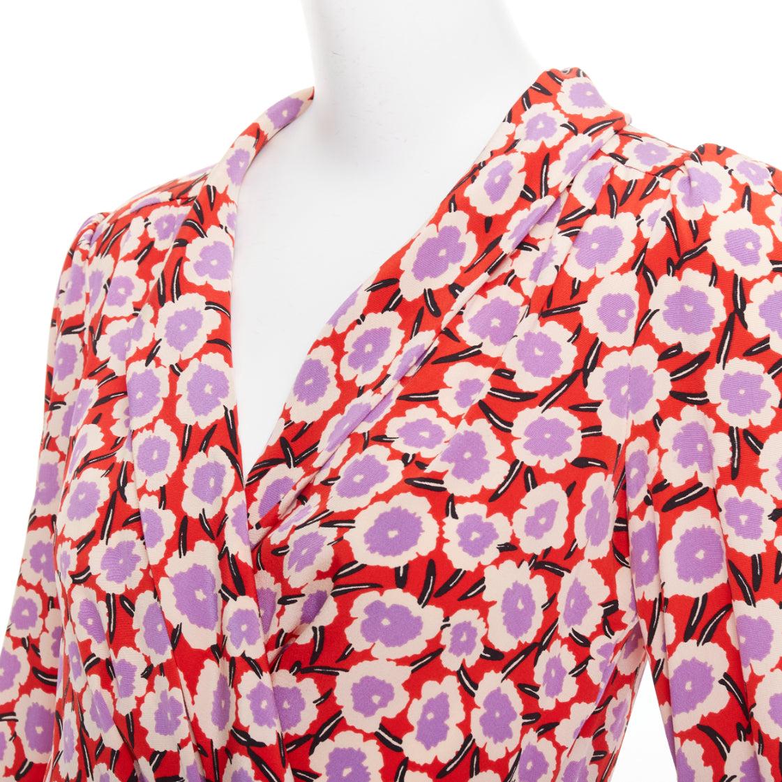 DIANE VON FURSTENBERG Carla  100% seda  vestido floral rojo púrpura US2 S
Referencia: JACG/A00289
Marca: Diane von Furstenberg
Model No: Carla
Material: Seda
Color: Rojo, Morado
Patrón: Floral
Cierre: Lazo envolvente
Detalles adicionales: Vestido