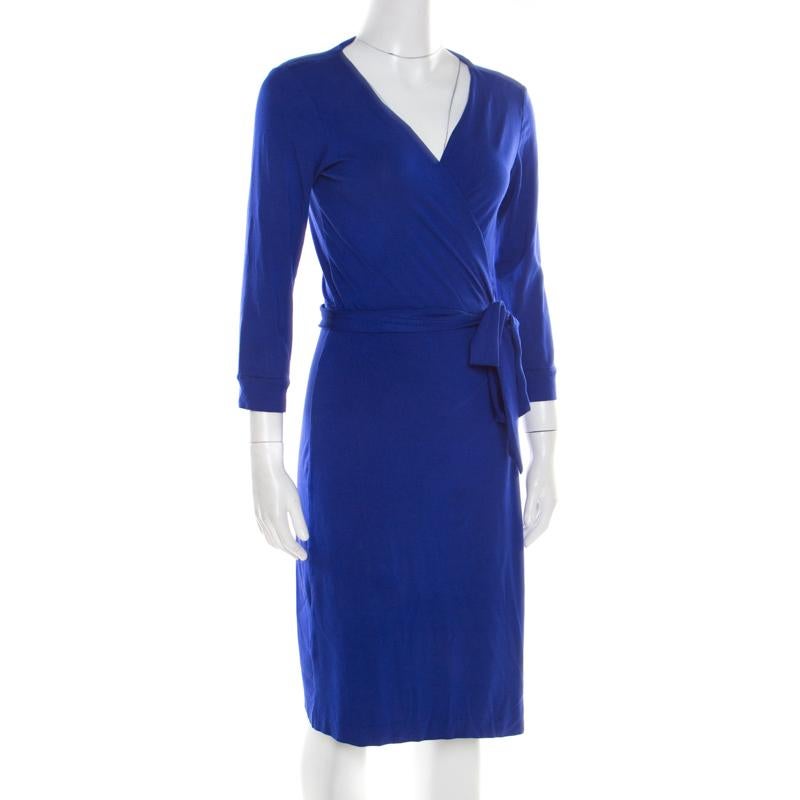 Best known for the wrap dress design, Diane von Furstenberg is a name beloved by many. This New Julian wrap dress is designed to give you a flattering silhouette. It comes in cobalt blue with mid-length sleeves and tie detail.

Includes: The Luxury