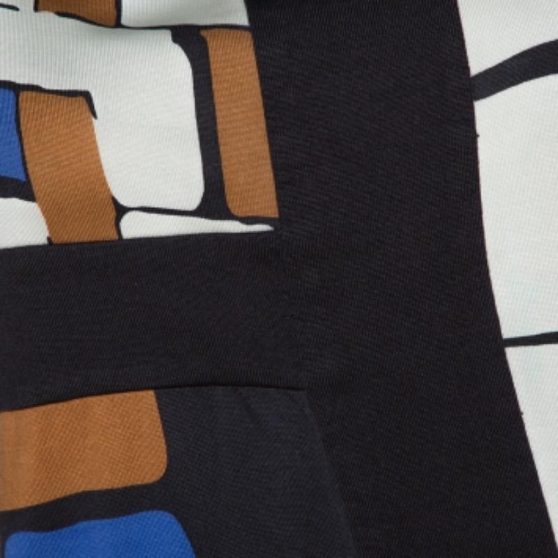 Questo versatile abito Mondrian di Diane von Furstenberg è realizzato con materiali di qualità che gli conferiscono una finitura di classe. Caratterizzato da una stampa colorblcok, l'abito è caratterizzato da una scollatura rotonda e da un design