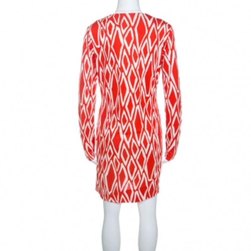 Diane von Furstenberg Korallenrotes Ikat-Print Seidenkleid Reina mit langen Ärmeln L (Orange) im Angebot
