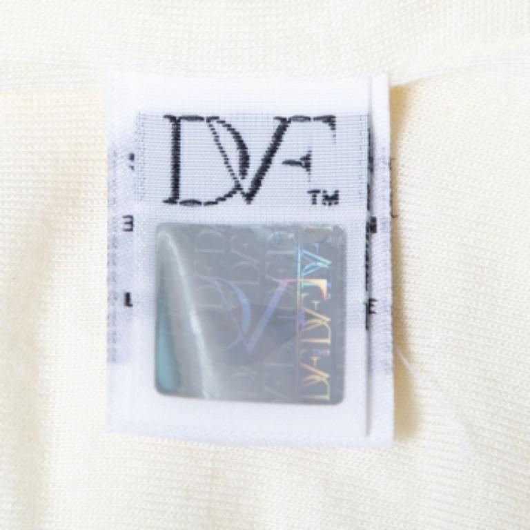 Diane von Furstenberg Vestido Envolvente de Encaje Crema L Beige en venta