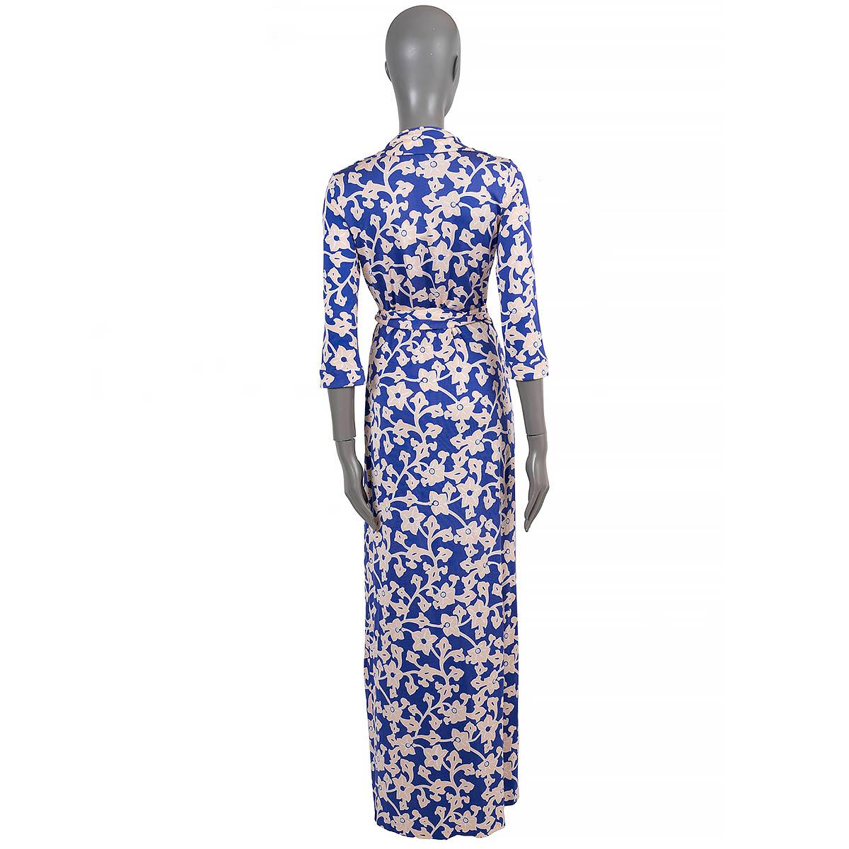 DIANE VON FURSTENBERG DVF blue silk ABIGAIL FLORAL MAXI WRAP Dress 8 M In Excellent Condition For Sale In Zürich, CH