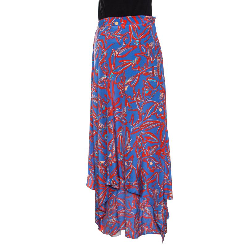 Go for this trendy and chic skirt from Diane Von Furstenberg to add an exclusive touch of magic to your appearance. It is made of 100% silk and features a lovely printed pattern all over it. It flaunts an asymmetrical layered silhouette and comes