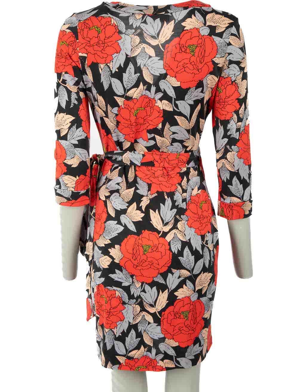 Diane Von Furstenberg Floral Pattern Wrap Dress Size M In Excellent Condition For Sale In London, GB