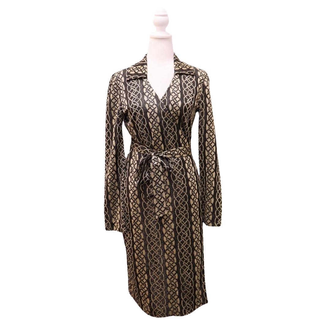 Diane von Furstenberg Gold 
Black Chain Print Wrap Dress - EU 36 in vendita