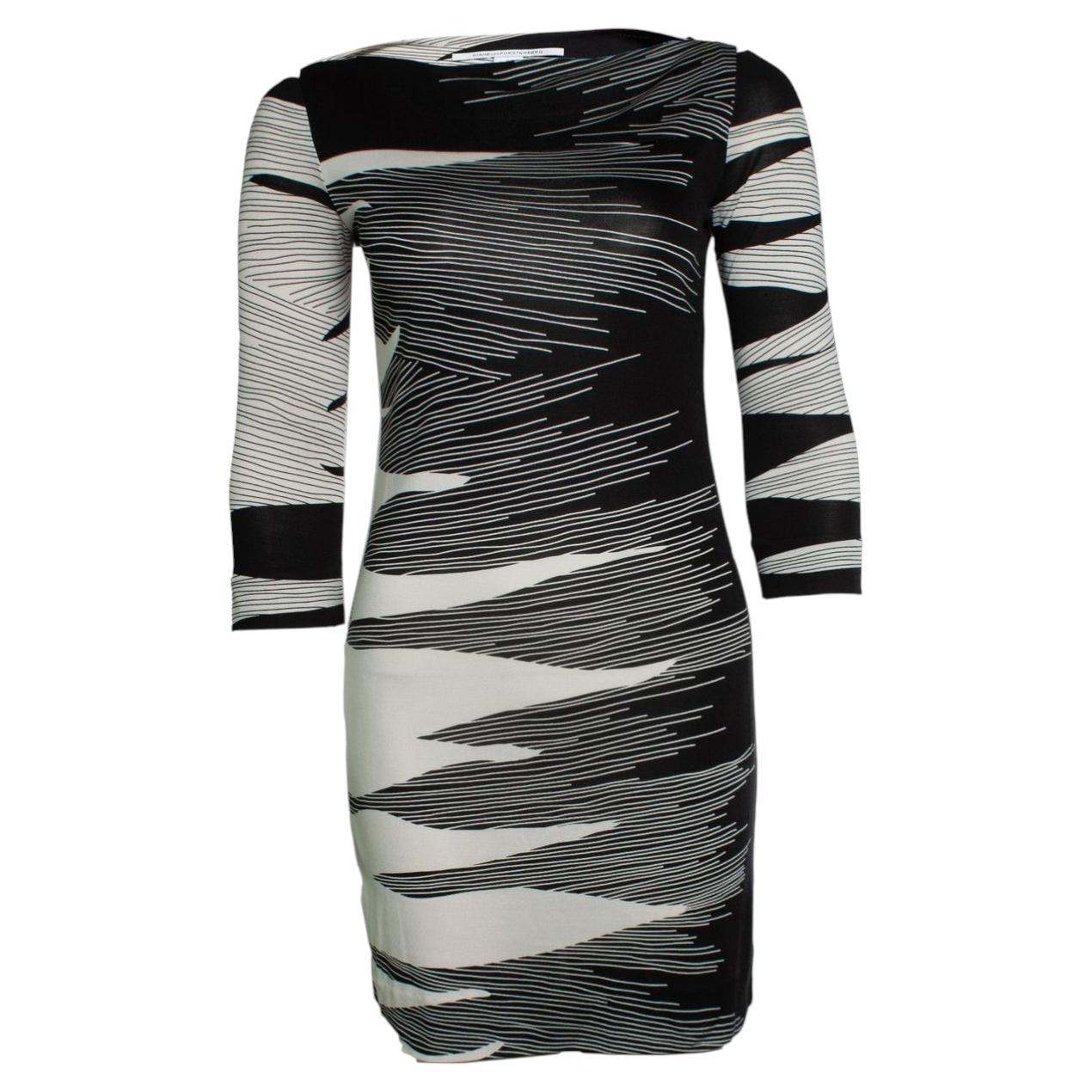 Diane von Furstenberg, graphic printed dress