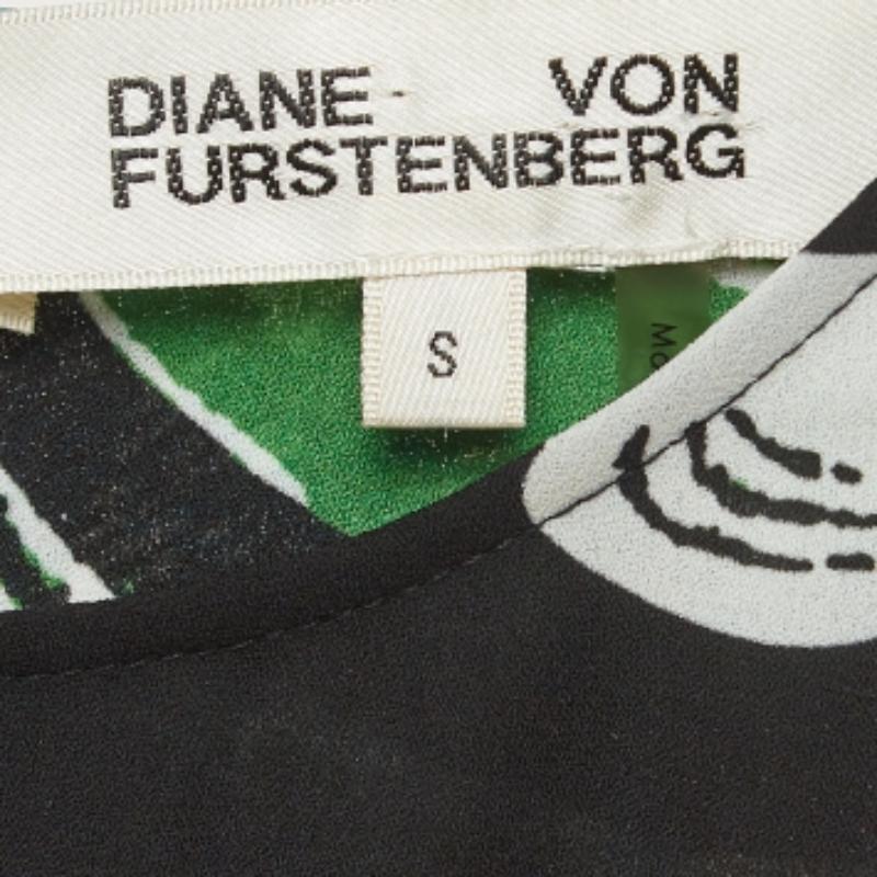 Donna Diane von Furstenberg - Camicetta in crepe stampata floreale verde/nera Silvie S in vendita