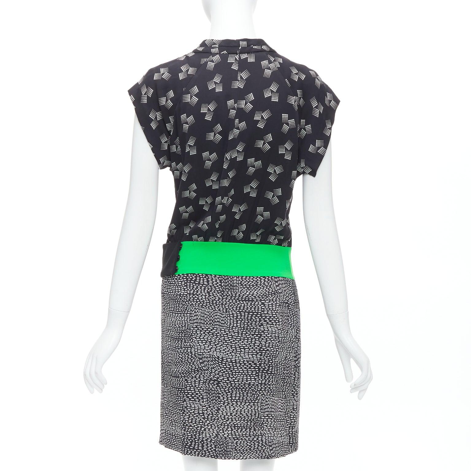DIANE VON FURSTENBERG robe portefeuille en soie mélangée verte et noire à imprimés multiples US2 S Pour femmes en vente
