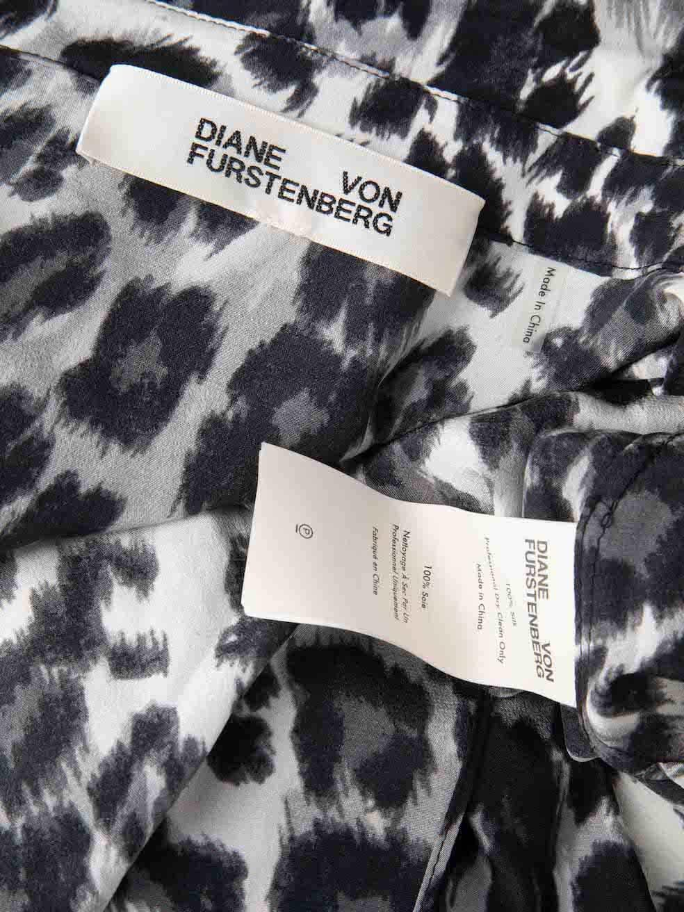 Women's Diane Von Furstenberg Grey Silk Leopard Midi Dress Size XL For Sale