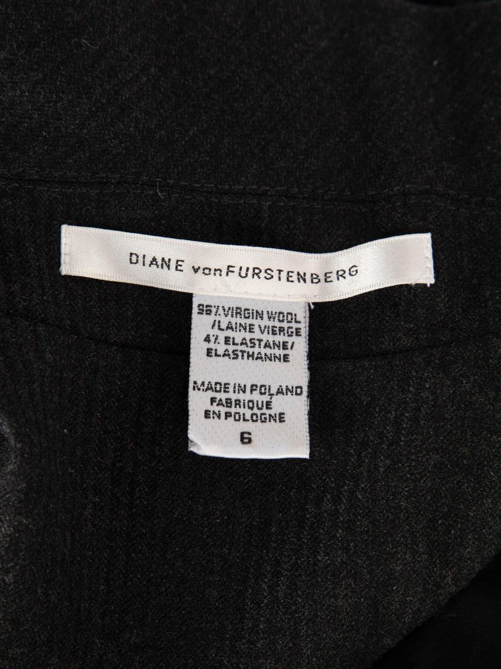 Diane Von Furstenberg - Robe portefeuille grise en laine longueur genou, taille M en vente 3