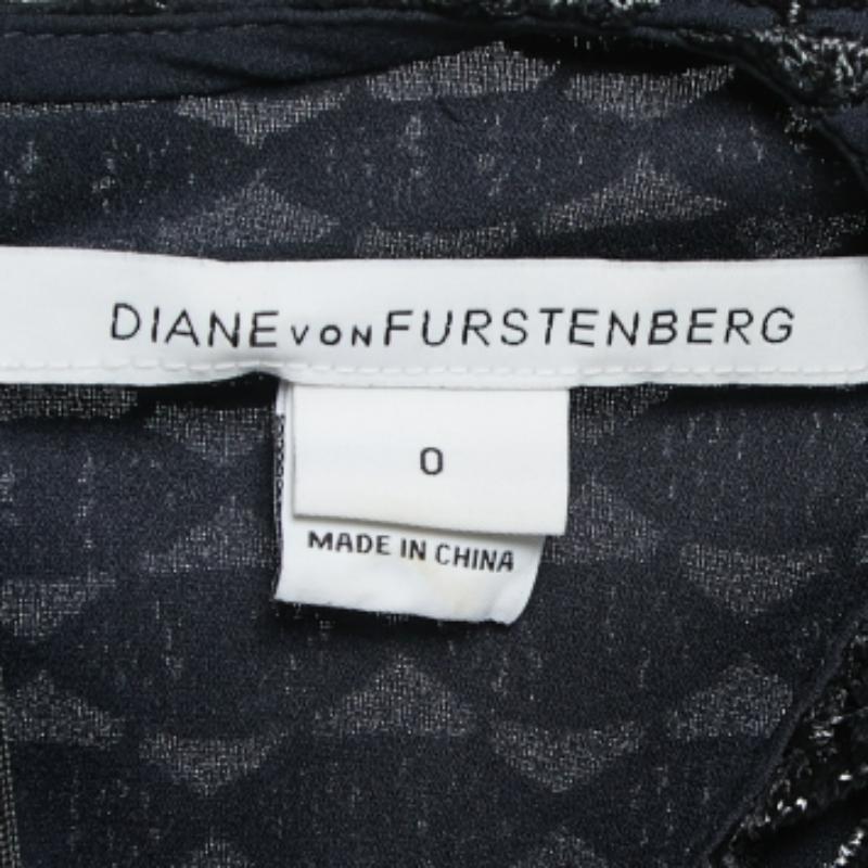 Diane Von Furstenberg Dentelle noire métallisée Robe New Cindy XS Bon état - En vente à Dubai, Al Qouz 2