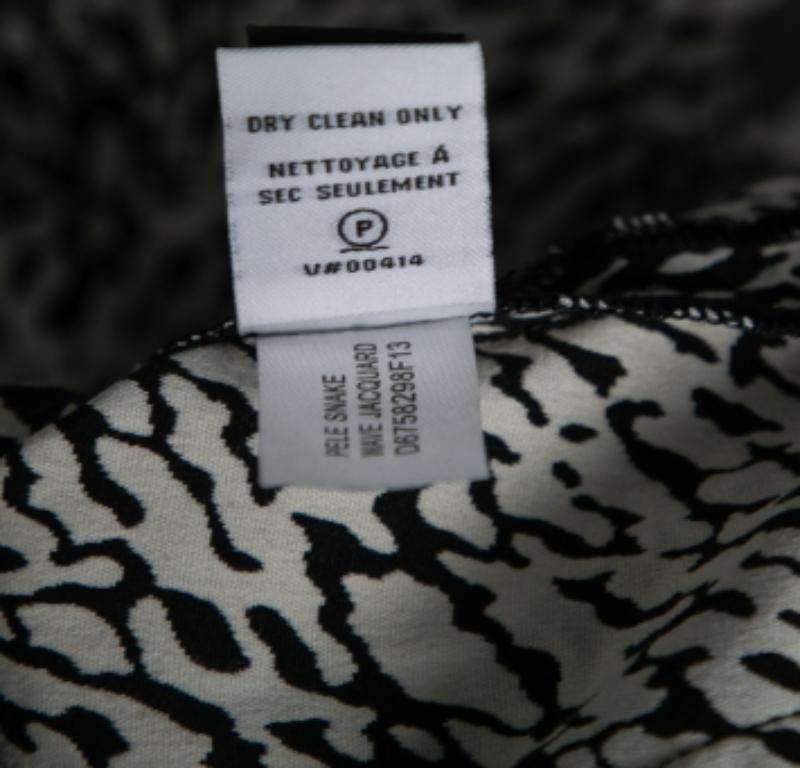 Diane von Furstenberg - Robe en coton monochrome à jacquard ondulé et serpent M. Pour femmes en vente