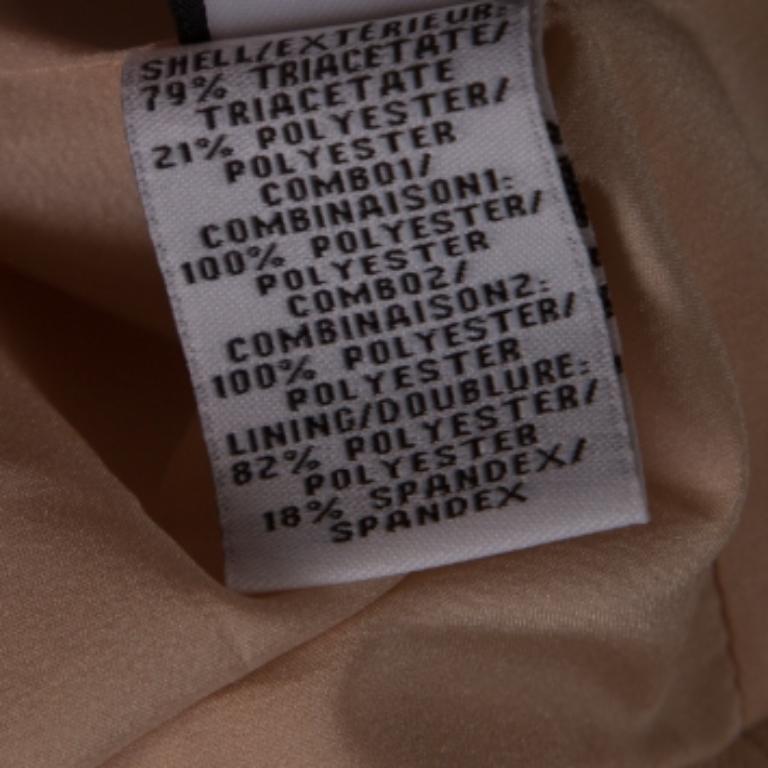 Es kommt nicht jeden Tag vor, dass man auf eine so atemberaubende Kreation wie diesen Feriha-Blazer von Diane Von Furstenberg trifft! Das Stück hat eine einzigartige Silhouette und ist vorne offen und mehrfarbig. Diese vielseitige Kreation kann
