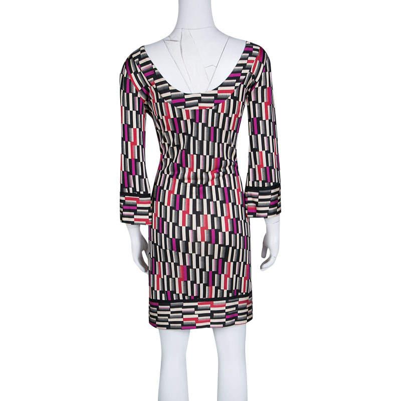 Every woman dreams of owning a dress from Diane Von Furstenberg and this dress will be quite a choice for a fashionista like yourself. It is made from silk and it comes with long sleeves, a wide neckline and prints all over.

