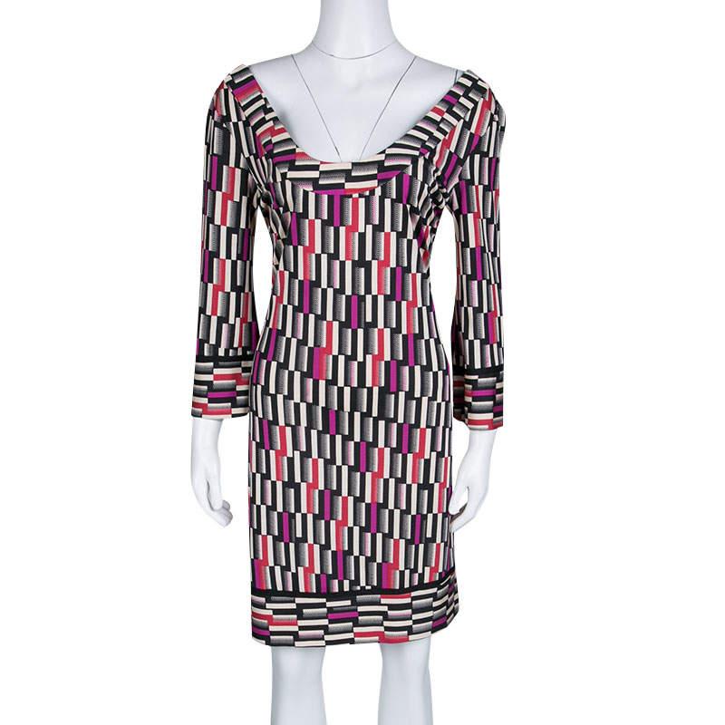 Diane Von Furstenberg Multicolor Printed Silk Jersey Aggie Shift Dress M In Good Condition For Sale In Dubai, Al Qouz 2