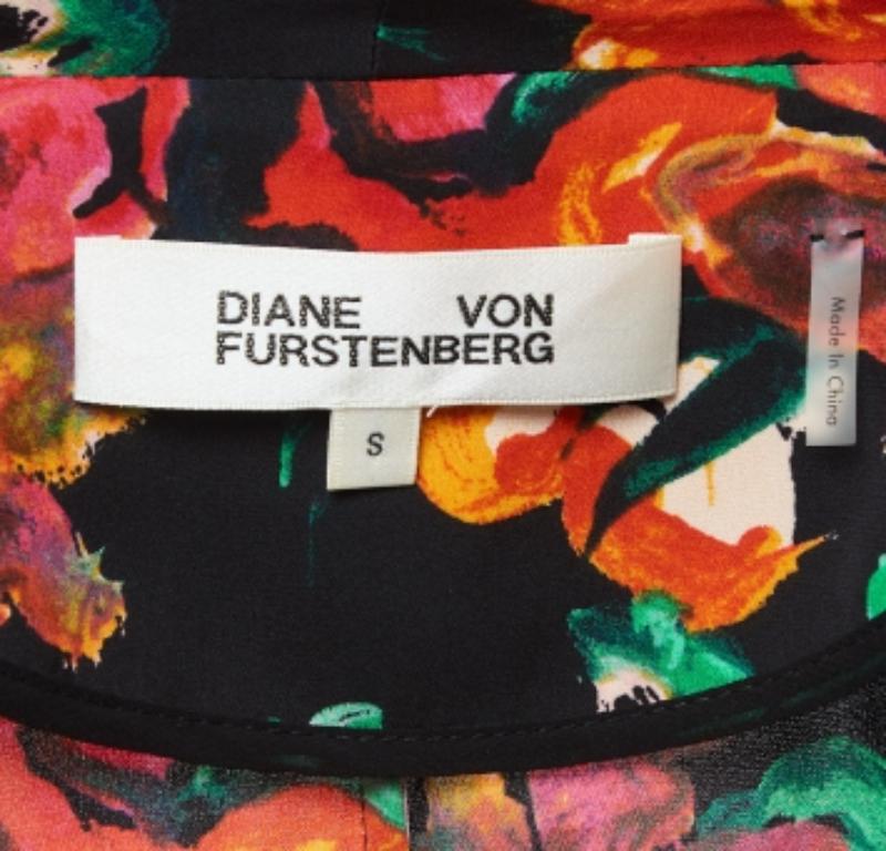 Diane von Furstenberg Chaqueta con cinturón de georgette estampada multicolor S Negro en venta
