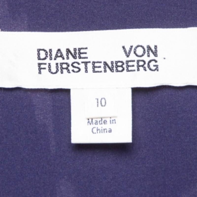 Erleben Sie die Freude an fachkundiger Schneiderei mit diesem Designerkleid für Damen. Die sorgfältige Verarbeitung, die makellose Passform und die luxuriösen Details sorgen für unvergleichlichen Komfort. Diese wunderschöne Kreation wird Ihren Stil