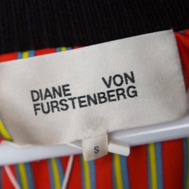 Diane Von Furstenberg Navy Blue Satin Alexander Bomber Jacket S im Angebot 1