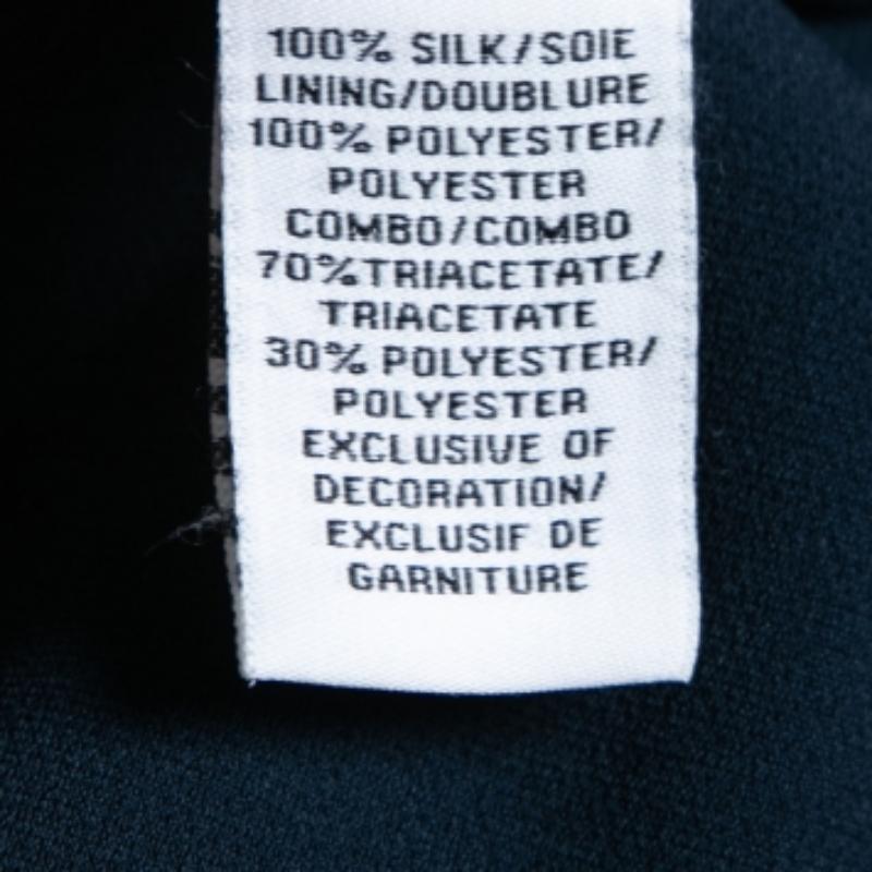 Diane von Furstenberg Marineblaues, abgerundetes, mit Kristallen besetztes Gidget-Top aus Seide M im Zustand „Gut“ im Angebot in Dubai, Al Qouz 2