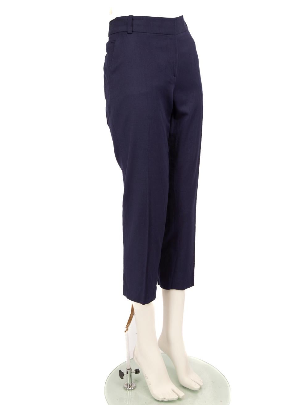 El ESTADO es Muy bueno. El pantalón presenta un desgaste mínimo, hay pequeñas marcas en la parte delantera del pantalón y en la parte trasera del puño de la pierna derecha de este artículo de reventa de diseño usado de Diane von Furstenberg.
 
