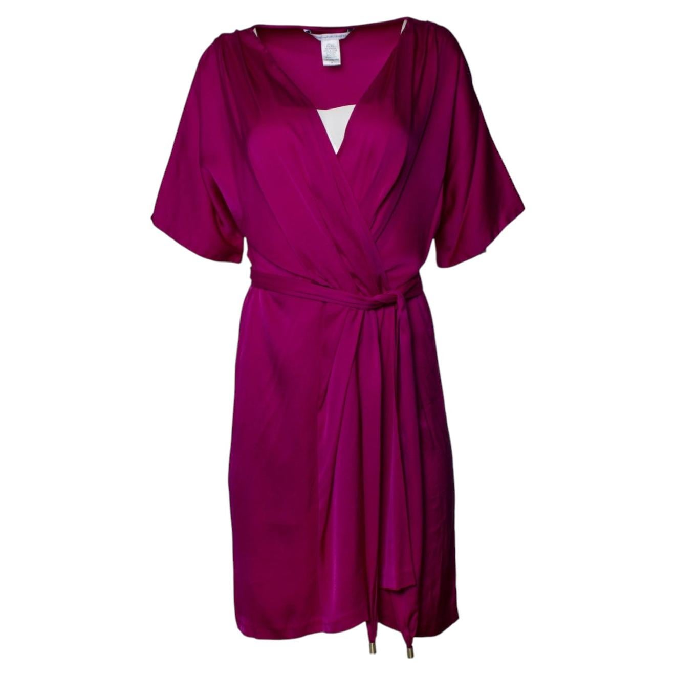Diane von Furstenberg, vestido de seda rosa con cinturón en venta