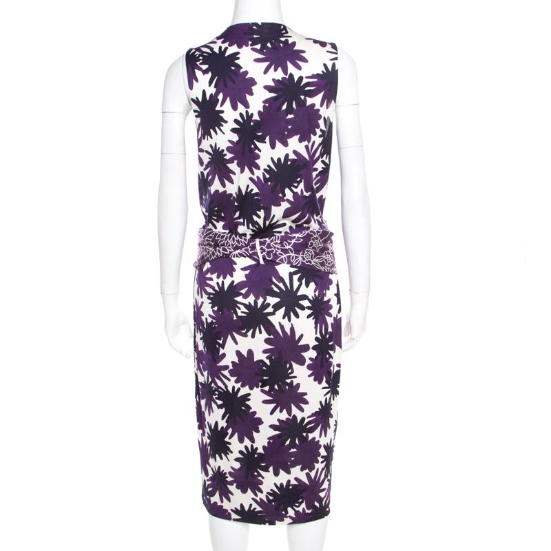 Don this gorgeous piece from the house of Diane Von Furstenberg. Have a jovial time in this attractive purple dress. Created in 100% silk, this dress is all about the exceptional view and immaculate finish.

Includes: The Luxury Closet Packaging

