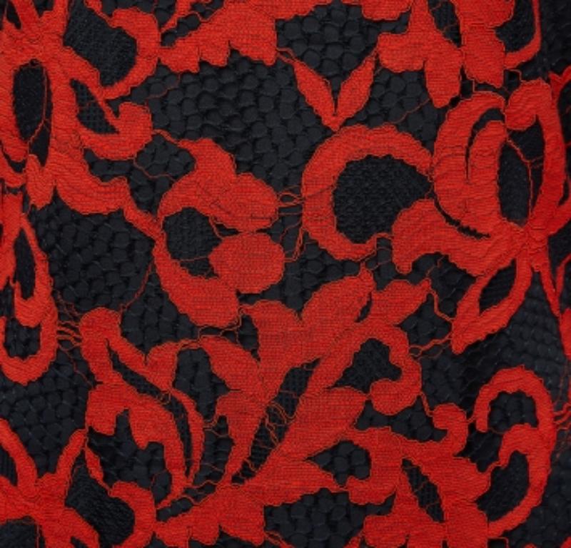 Marrone Diane von Furstenberg Mini Dress Gadie in pizzo rosso e nero M. in vendita