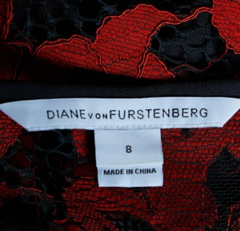 Donna Diane von Furstenberg Mini Dress Gadie in pizzo rosso e nero M. in vendita