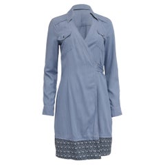 Robe portefeuille à col « Savion » en chambray bleu clair de Diane von Furstenberg, en rayonne