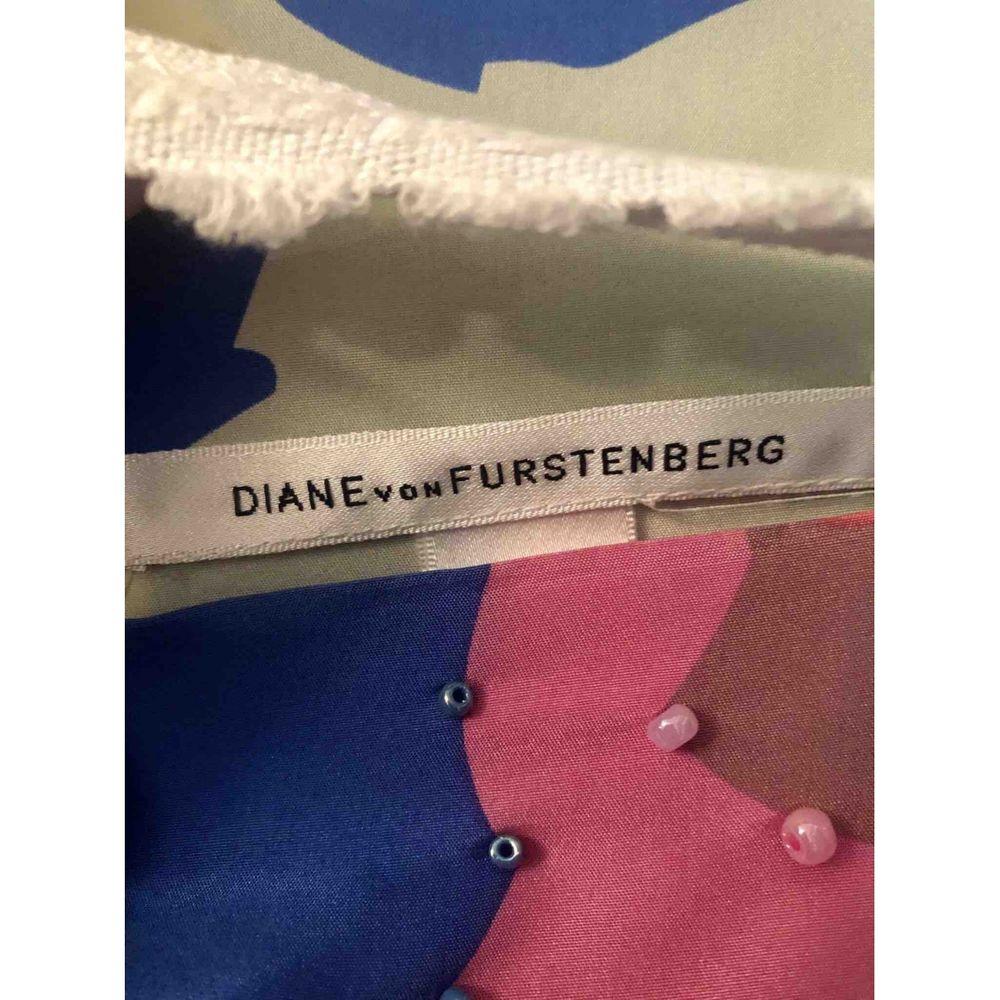 Purple Diane Von Furstenberg Silk Mid-Length Dress in Multicolour For Sale