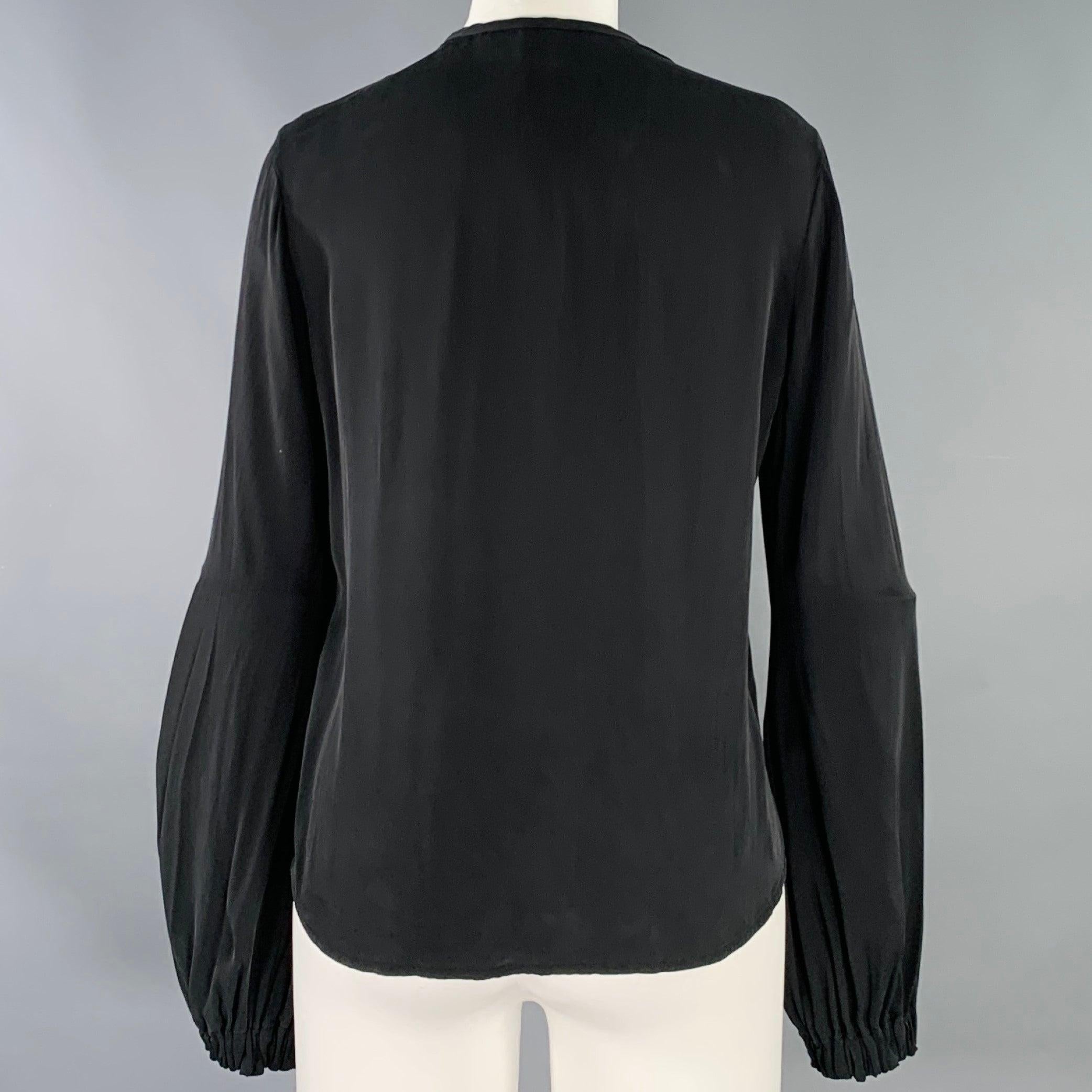 DIANE VON FURSTENBERG Size 6 Black Silk Blend Half Placket Shirt In Good Condition For Sale In San Francisco, CA