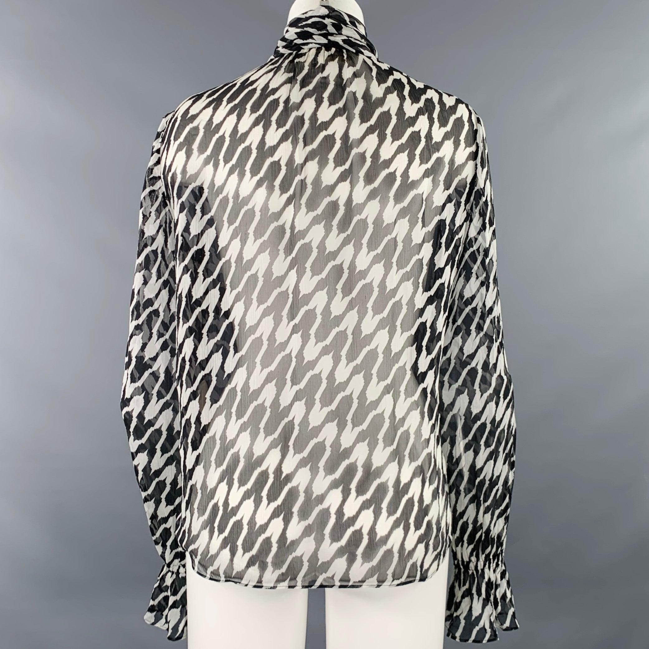 DIANE VON FURSTENBERG Size S Black White Silk Chiffon Marbled Pussybow Blouse In Excellent Condition For Sale In San Francisco, CA