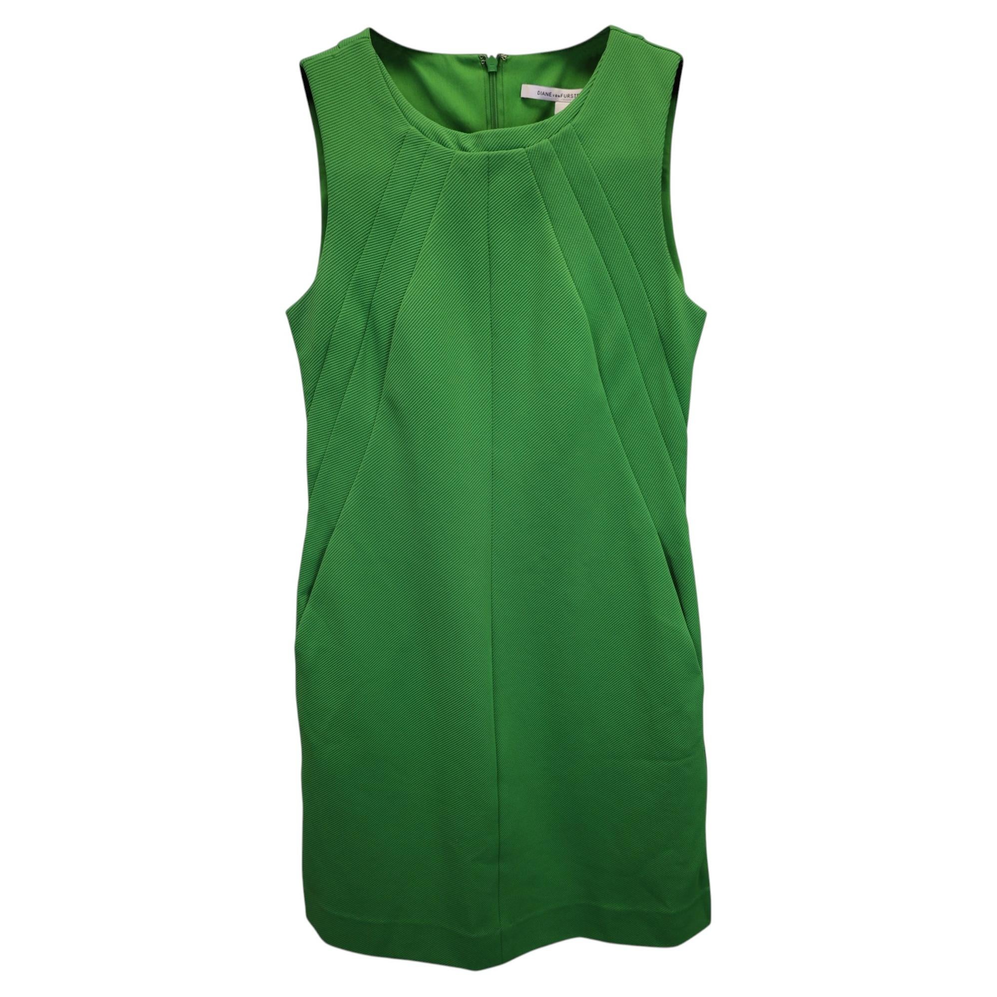 Pre-owned Diane Von Furstenberg Sleeveless Dress In Green Polyester