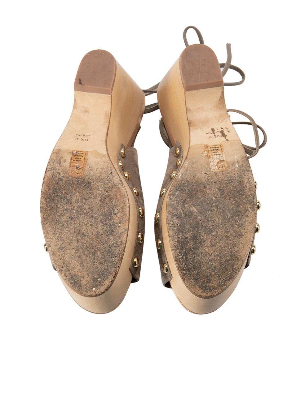 Diane Von Furstenberg Taupe Wildleder Plateausandalen Größe IT 41 im Zustand „Gut“ im Angebot in London, GB