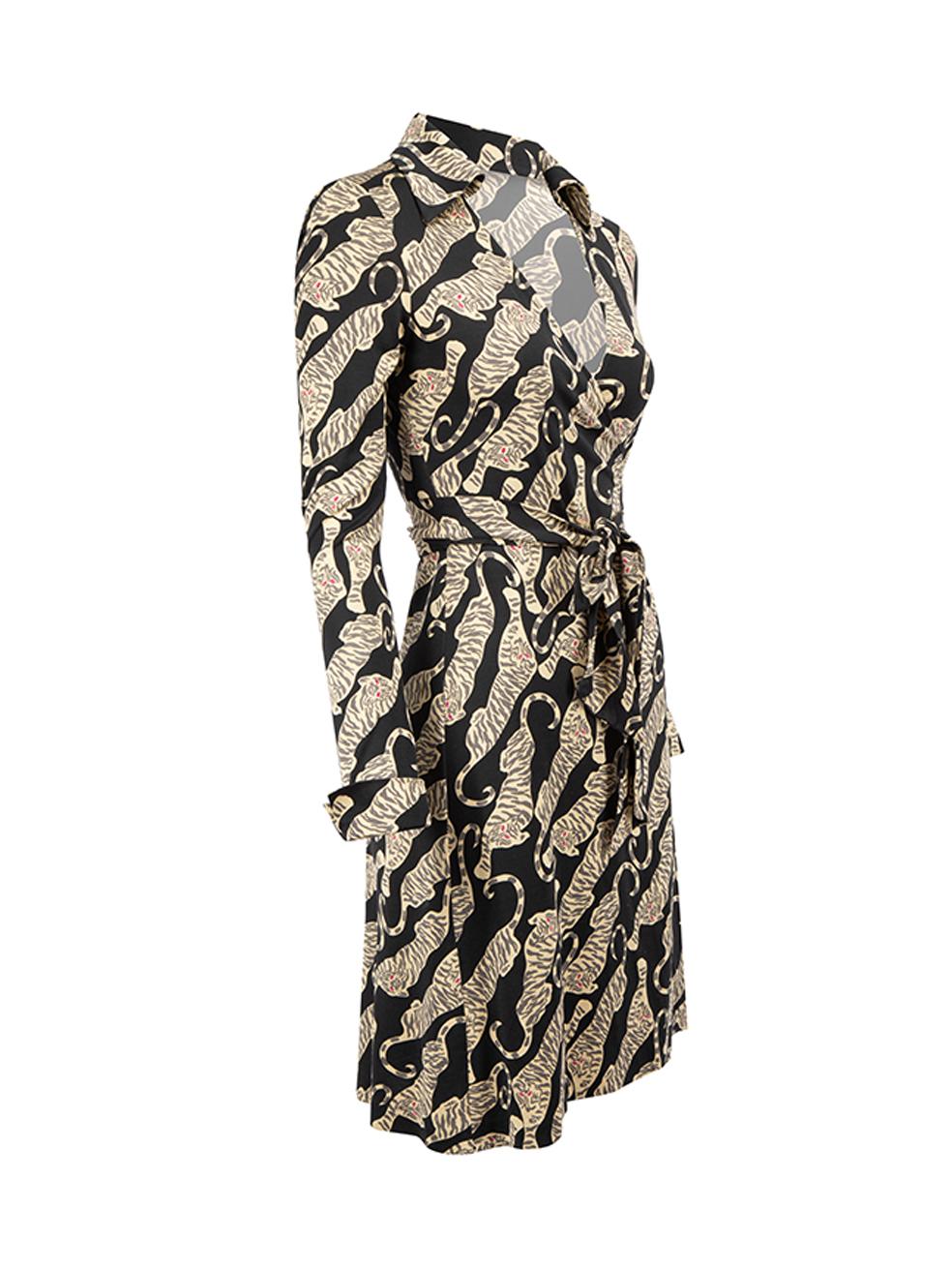 CONDITION is Very good. Hardly any visible wear to dress is evident on this used Diane Von Furstenberg designer resale item.



Details


Black 

Silk 

Wrap dress

Form fitting 

Long sleeve

Printed pattern 

V neck 

Winged collar 

Wrap