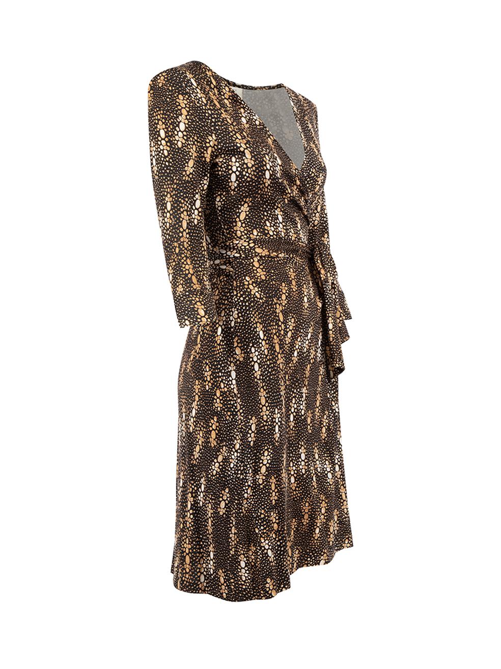CONDITION is Very good. Minimal wear to dress is evident. Minimal wear to the interior label, armpit fabric and outer silk fabric on this used Diane Von Furstenberg designer resale item.   Details  Brown Silk Wrap dress Knee length Bubbles pattern V