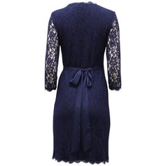 Robe portefeuille Diane Von Furstenberg en rayonne bleu marine et dentelle