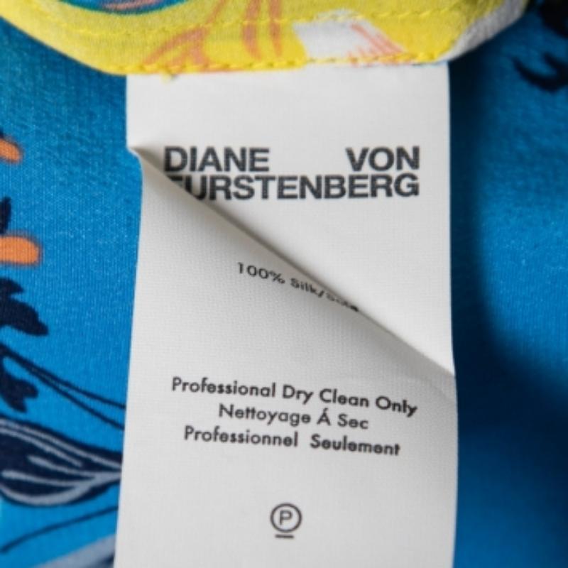 Diane von Furstenberg Gelbes & Blaues Seidenoberteil mit Blumendruck Ärmellos L im Angebot 2