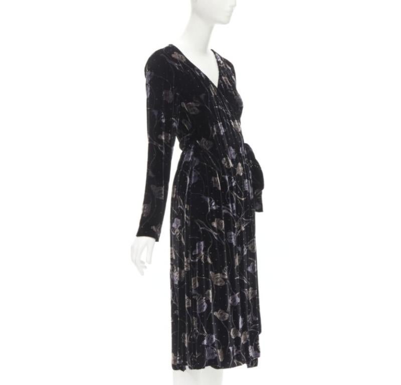 Black DIANE VON FUSTENBERG black floral print velvet wrap dress robe XS For Sale
