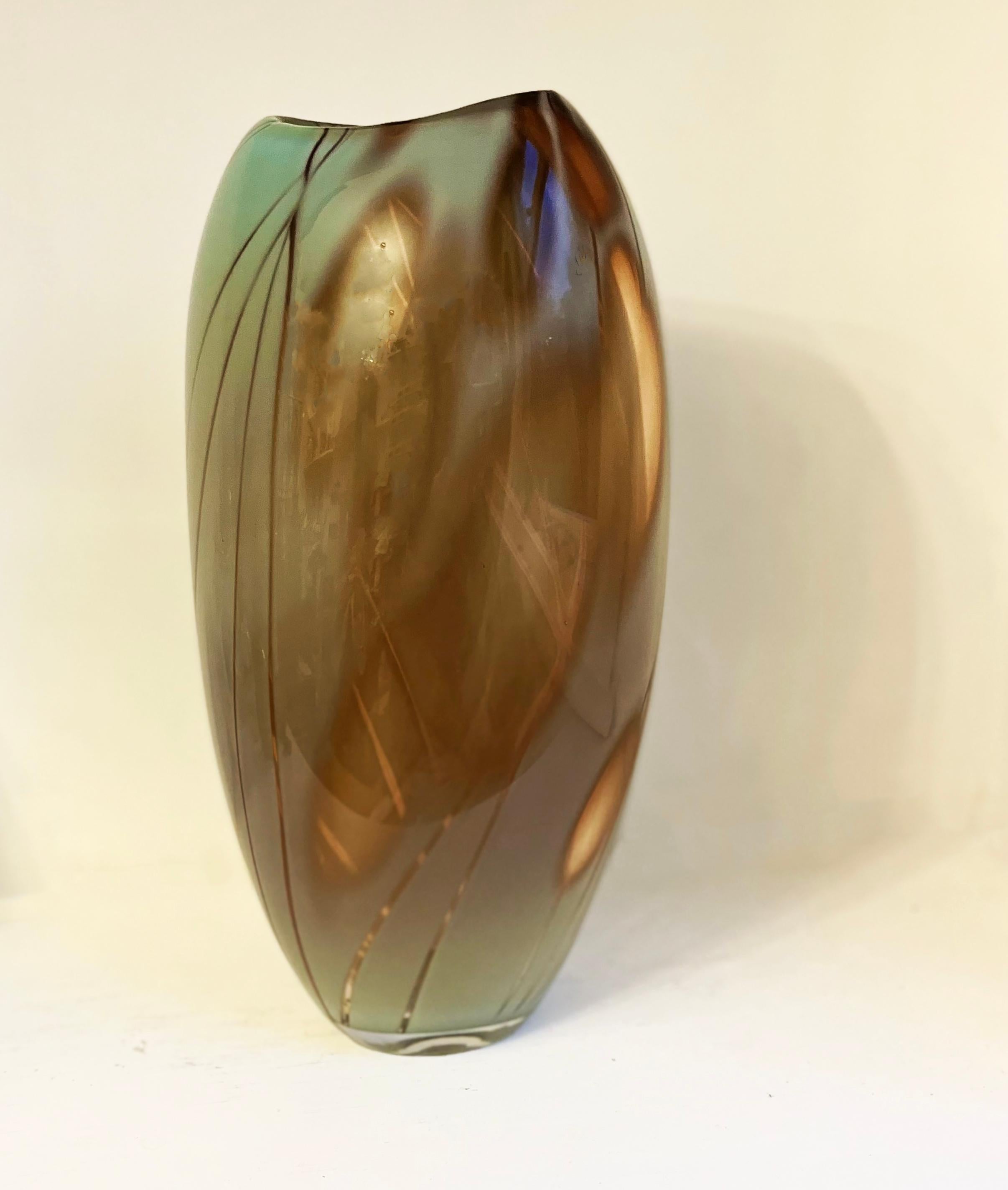 Dianthus Celoden blown glass unique Graal vessel, Michèle Oberdieck In New Condition For Sale In London, GB