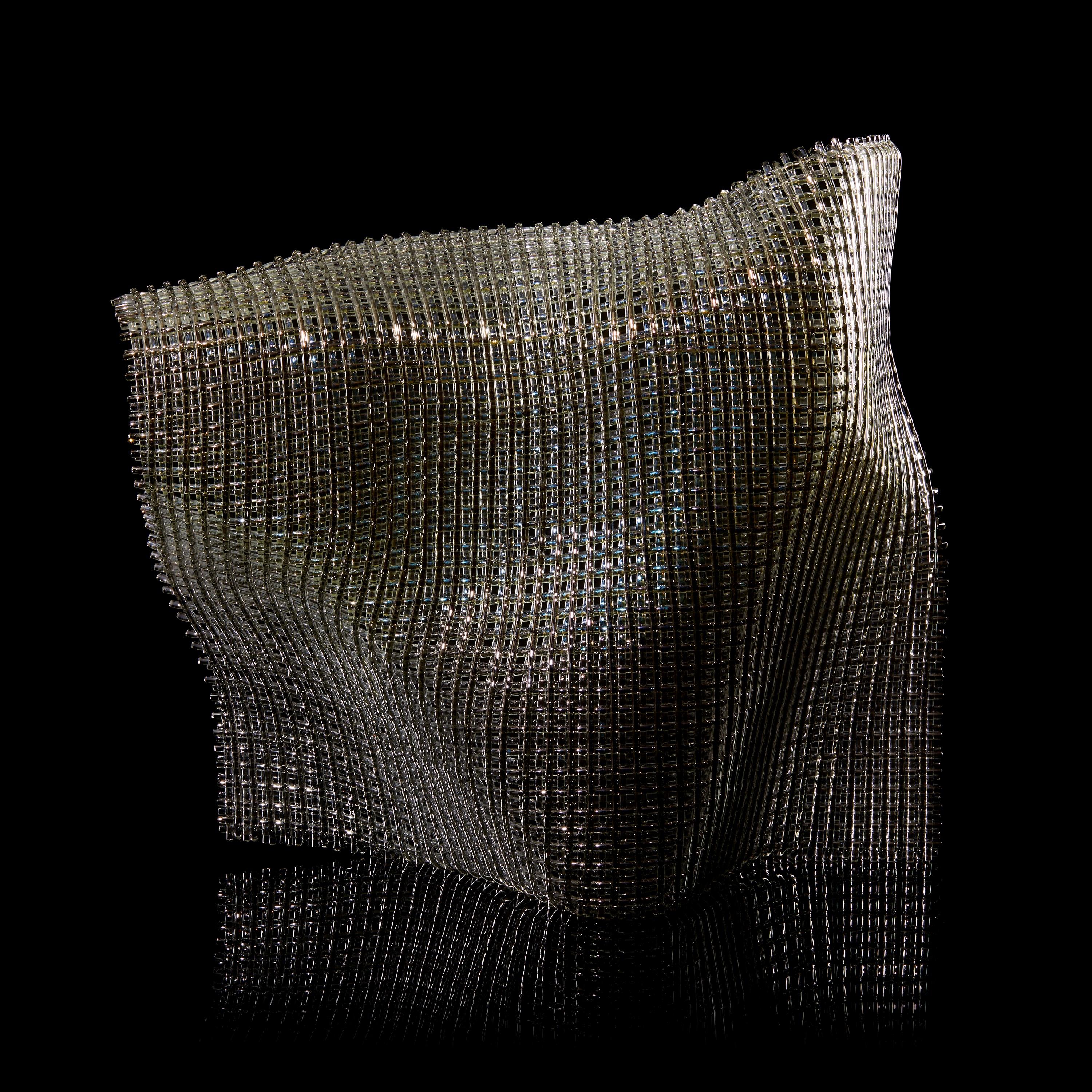 Diaphanous, una scultura in piedi in vetro iridescente di Cathryn Shilling in vendita 6