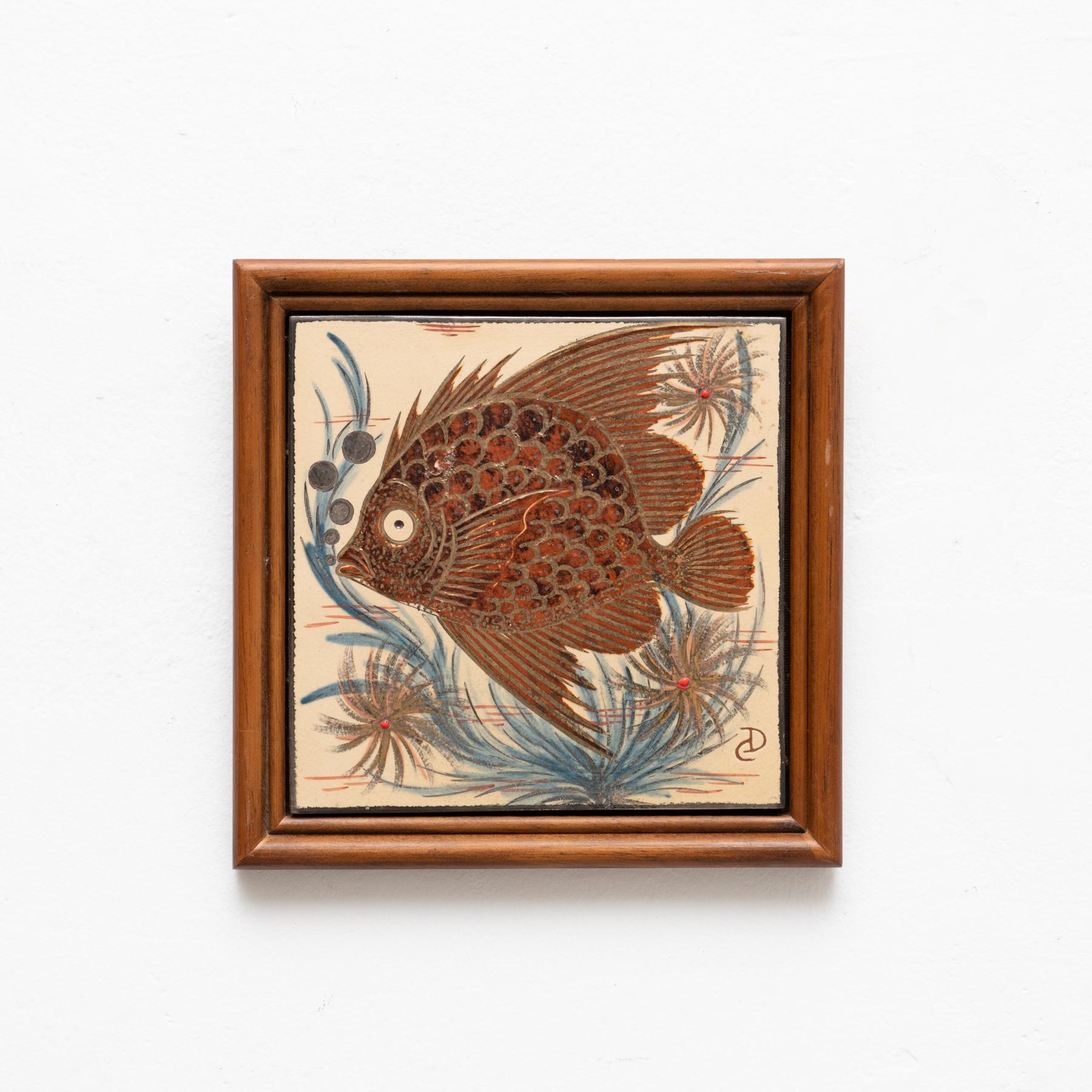 Ceramic hand painted artwork of a fish by Catalan artist Diaz Costa, circa 1960.
Framed. Signed.

In original condition, with minor wear consistent of age and use, preserving a beautiul patina.