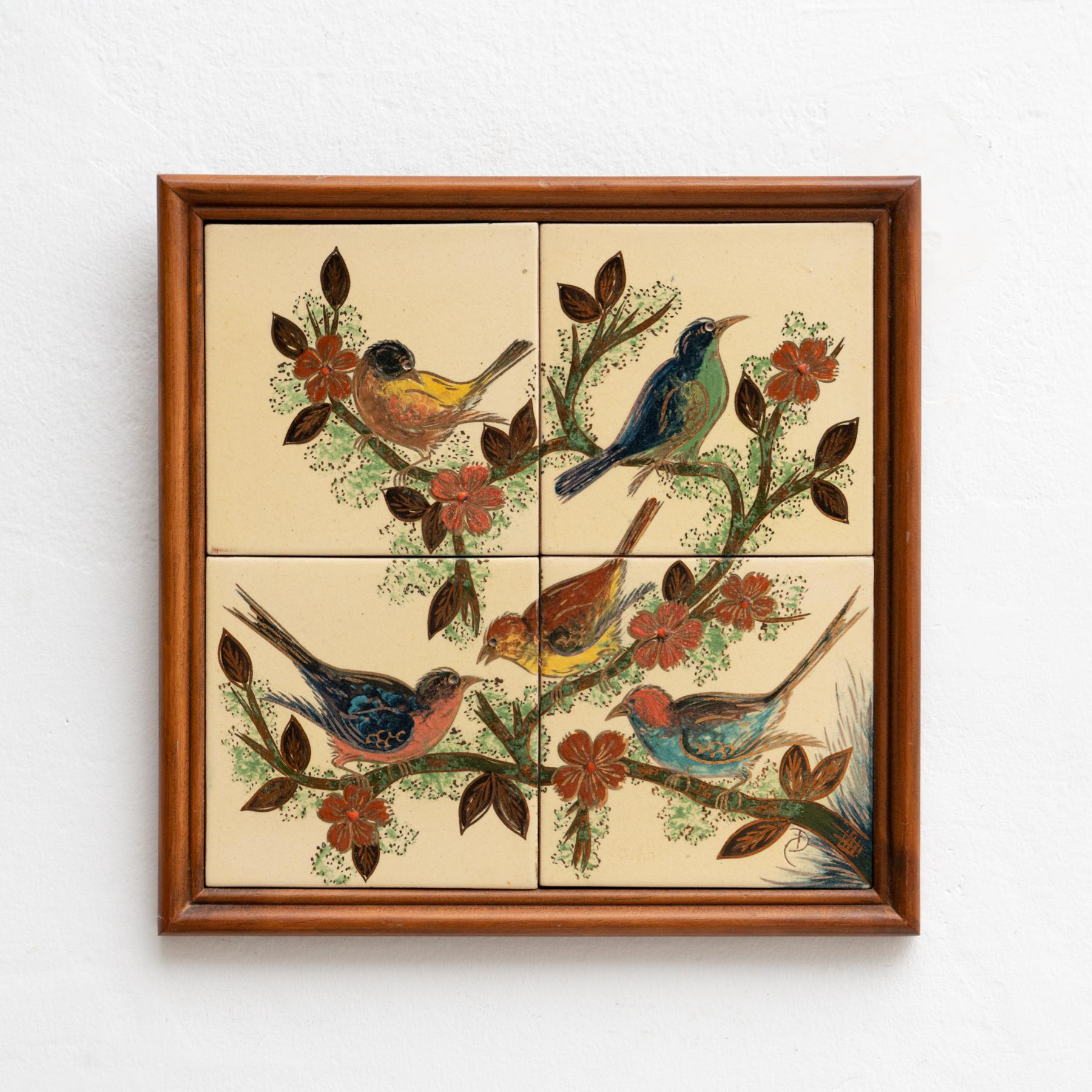 Ceramic hand painted artwork of five birds by Catalan artist Diaz Costa, circa 1960.
Framed. Signed.

In original condition, with minor wear consistent of age and use, preserving a beautiul patina.