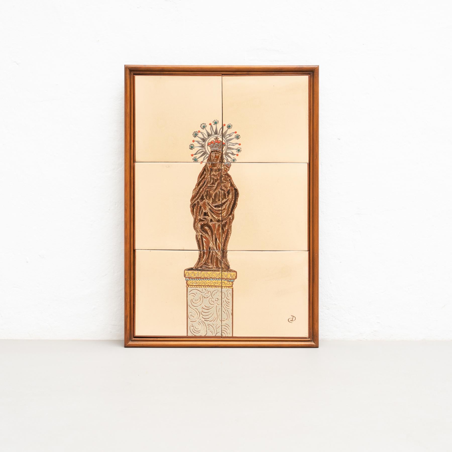 Ceramic hand painted artwork of virgin 'Nuestra Señora del Pilar' by Catalan artist Diaz Costa, circa 1960.
Framed. Signed.

In original condition, with minor wear consistent of age and use, preserving a beautiul patina.