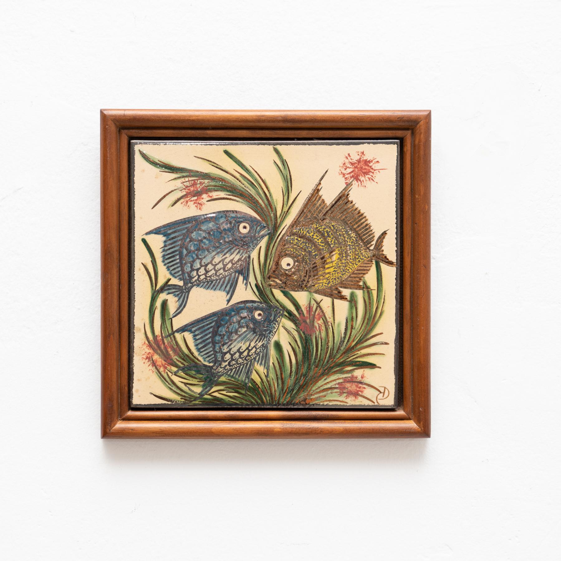 Ceramic hand painted artwork of three fishes design by Catalan artist Diaz Costa, circa 1960.
Framed. Signed.

In original condition, with minor wear consistent of age and use, preserving a beautiul patina.