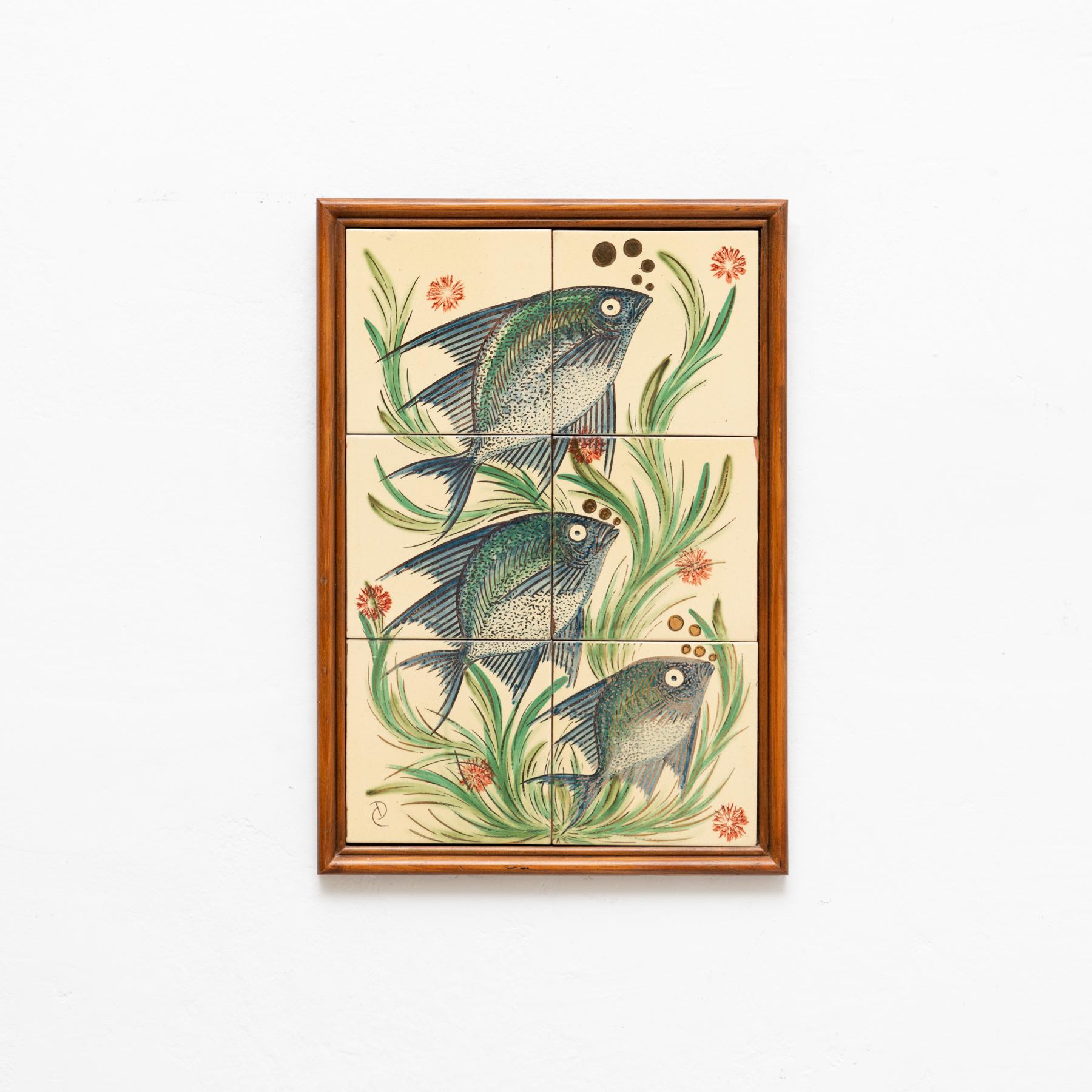 Ceramic hand painted artwork of three fishes by Catalan artist Diaz Costa, circa 1960.
Framed. Signed.

In original condition, with minor wear consistent of age and use, preserving a beautiul patina.