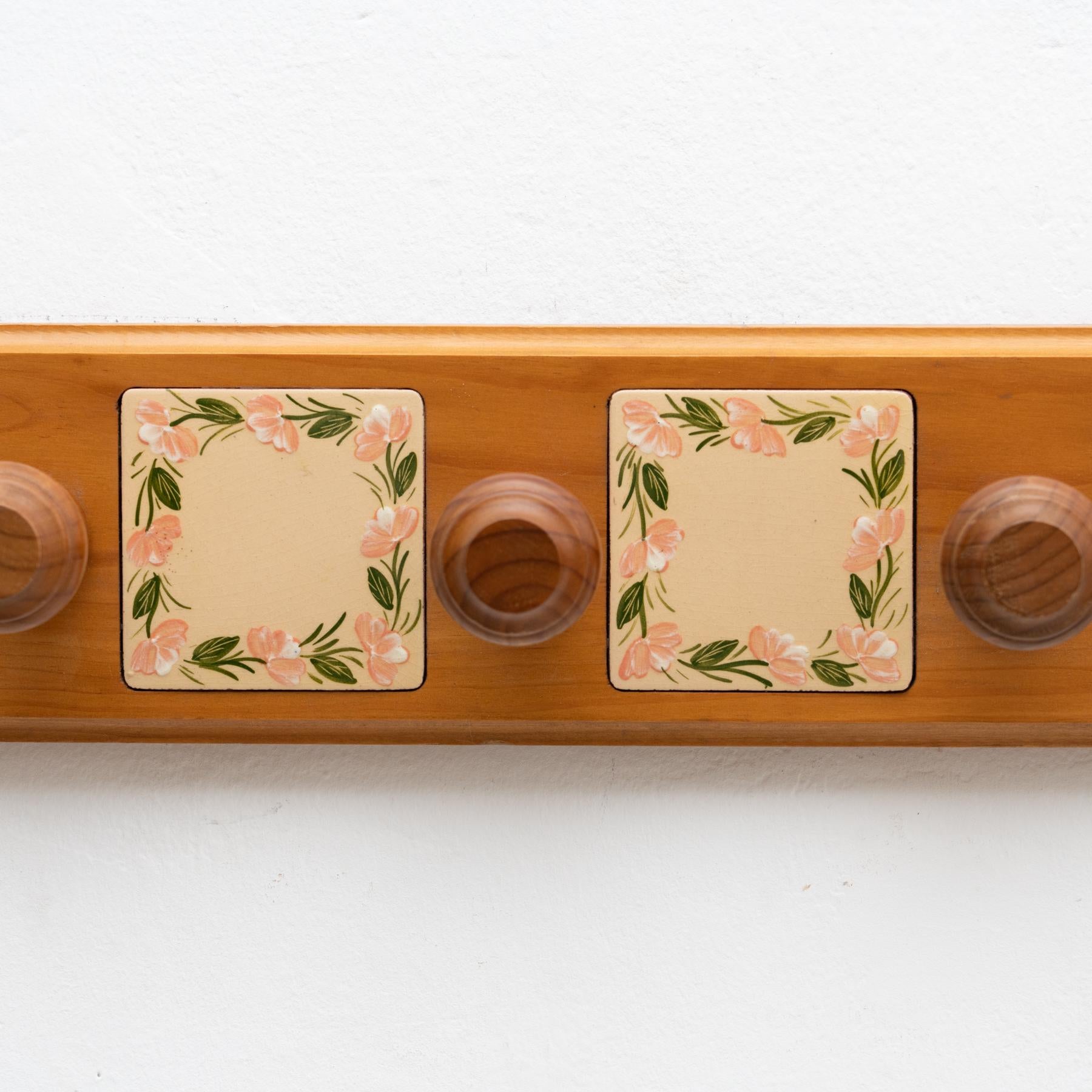 Diaz Costa Wood and Hand Painted Ceramic Wall Hanger In Good Condition In Barcelona, Barcelona