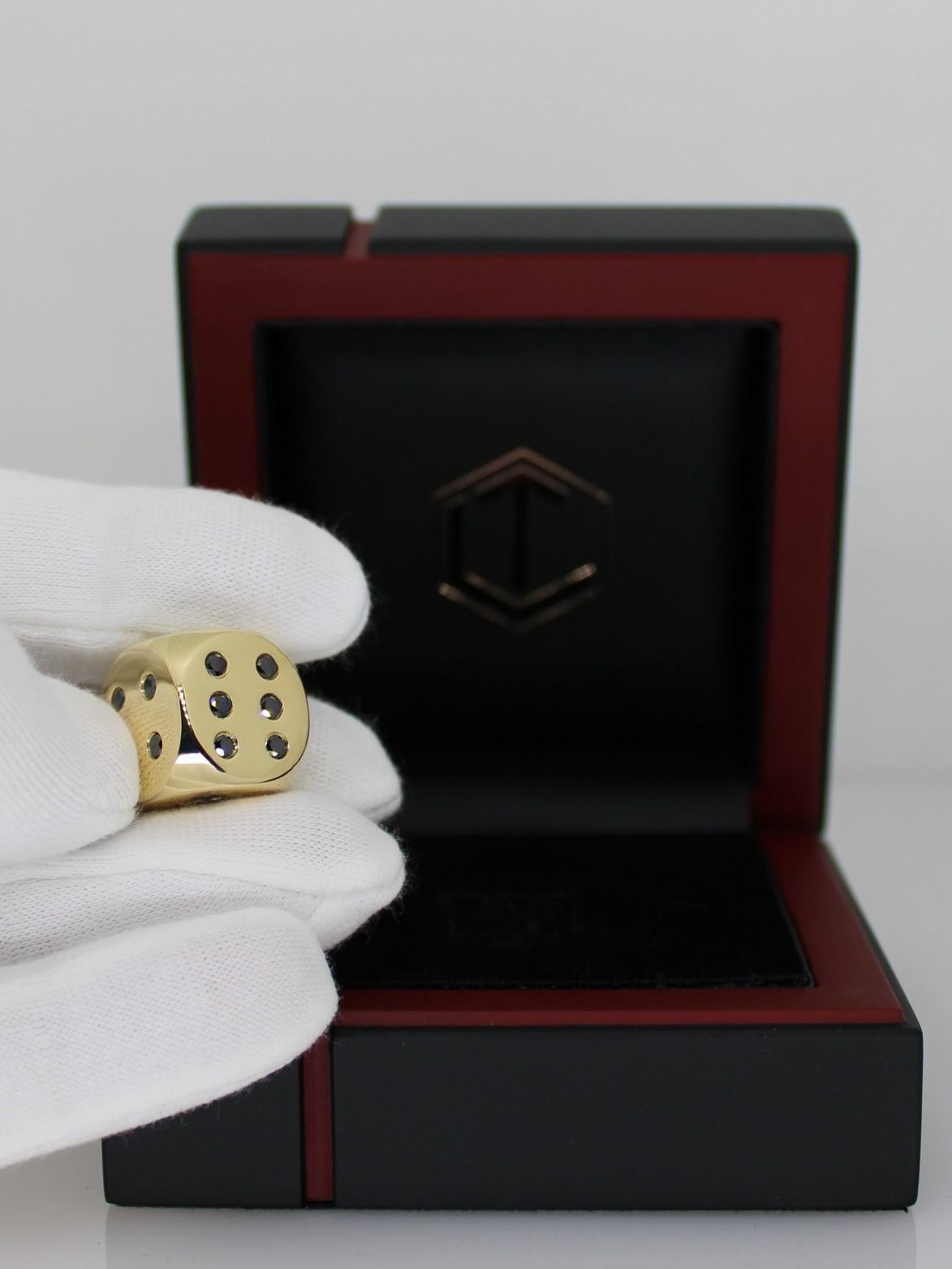 Hand-Crafted Würfel aus Gold, 18K, massiv, 21 schwarze Diamanten, Zertifikat, Made in Germany For Sale