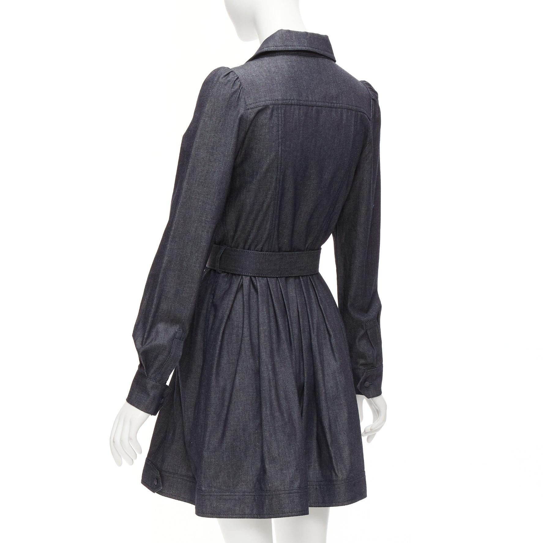 DICE KAYEK Robe safari plissée à poches avant en denim de coton bleu foncé FR34 XS en vente 1