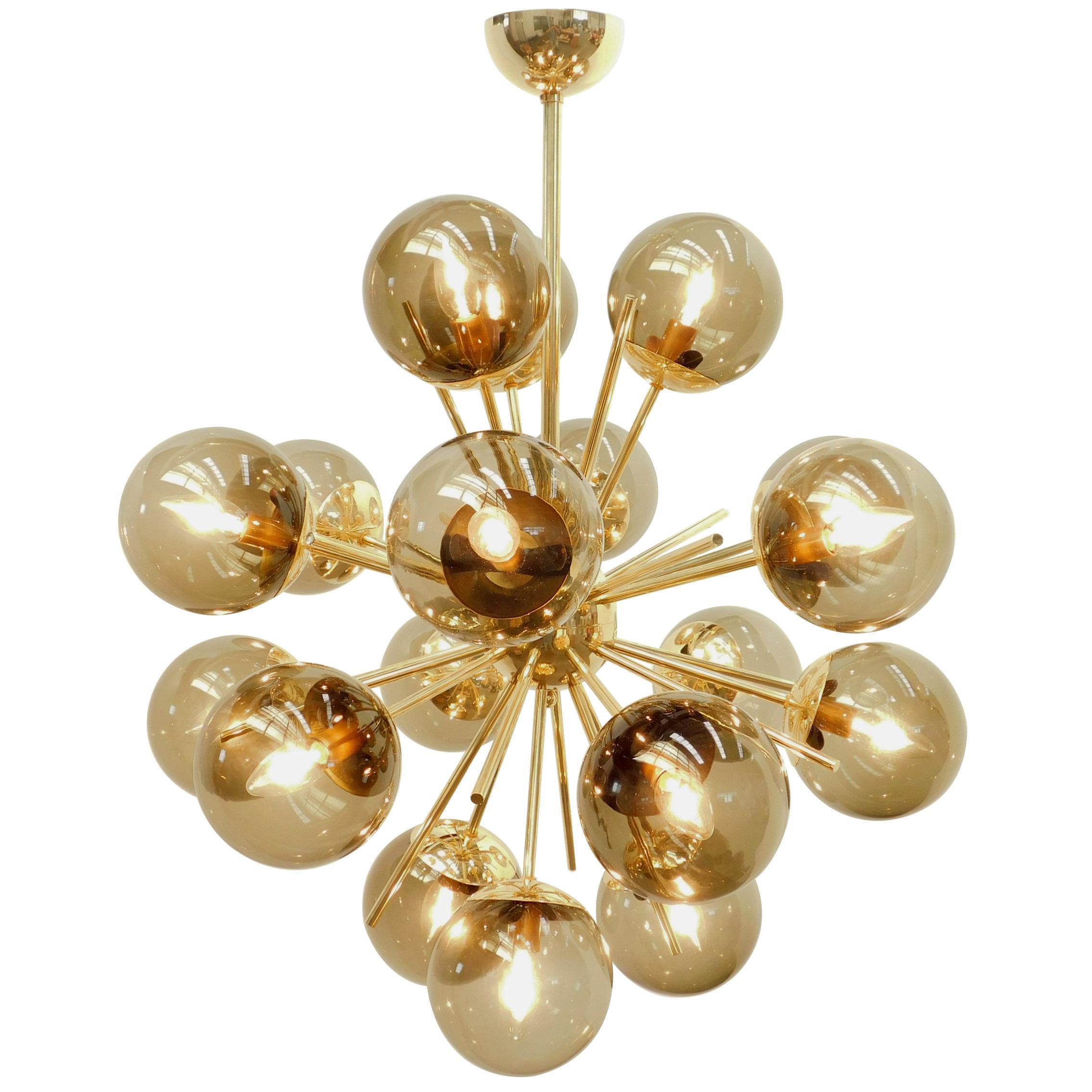 Araña Sputnik Diciotto de Fabio Ltd Moderno de mediados de siglo en venta